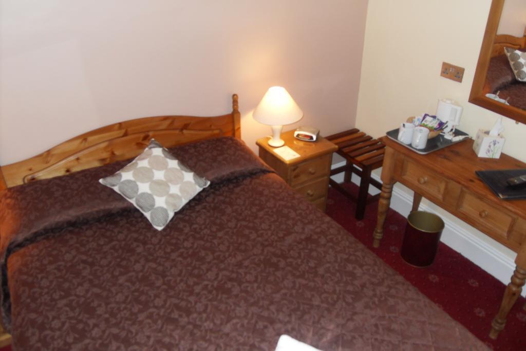The Dodington Lodge Hotel Whitchurch  Δωμάτιο φωτογραφία